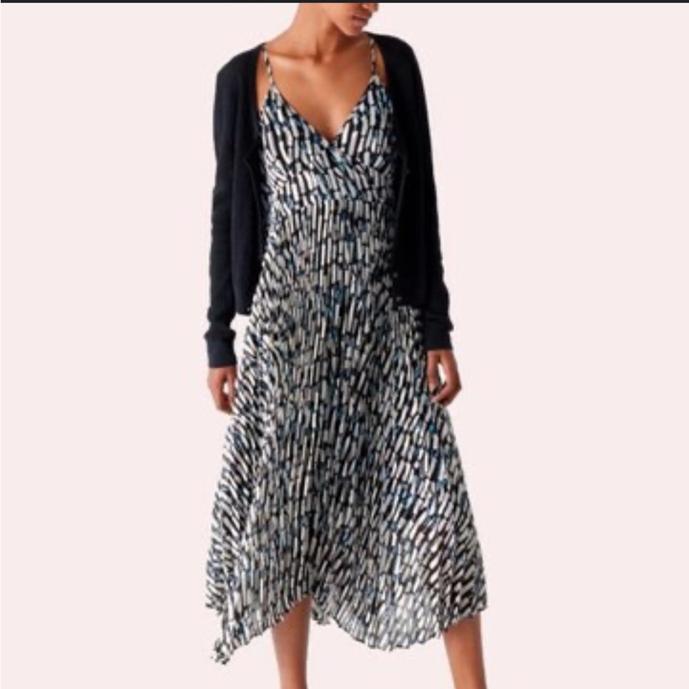 Uniqlo Sleeveless, v-neck, midi, geometric print, asymmetrical hem, full skirt - Picture 2 of 8